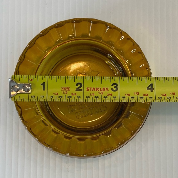 Vintage Del Webb Hotels Amber Glass Advertising Ashtray 4" In Good Condi… - Picture 5 of 6